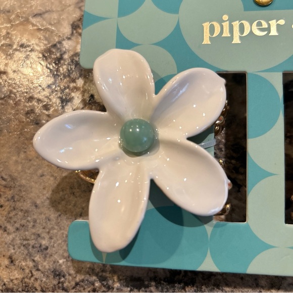 Piper K Floral Hair Clips - Picture 2 of 7